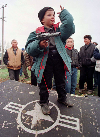 Сбитый старой советской ракетой новейший американский "Стелс" поверг в шок генералов НАТО. Фото: REUTERS