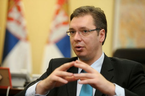 vucic-ruke-490
