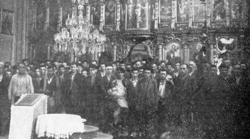 Фото: Срби у старој Глинској цркви пре покоља (wikipedia.org)