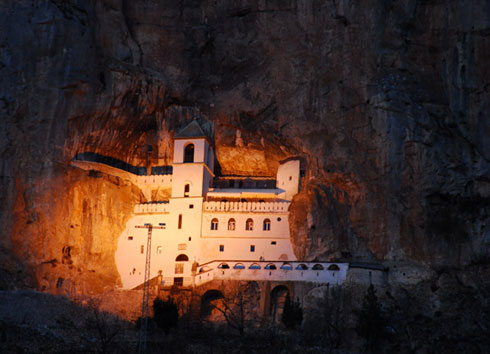 manastir-ostrog-(1)
