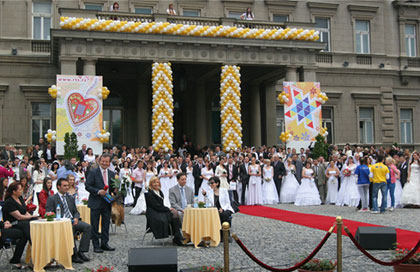 Колективно венчање у Београду (Извор: Мондо)