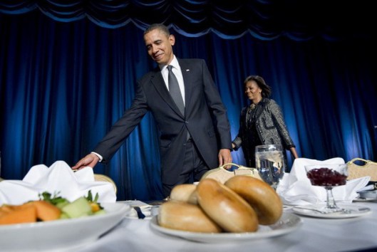 Мишел и  Барак Обама позивају Драгомира Дражу да се послужи