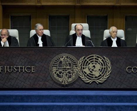 Председник МСП Петр Томка чита пресуде