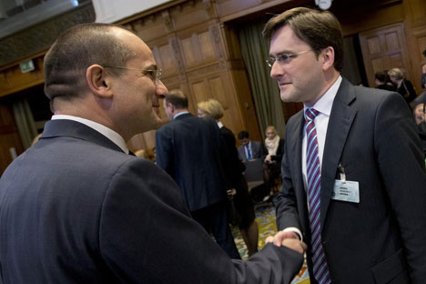 Министар правде Србије Никола Селаковић и министар правосуђа Хрватске Орсат Миљевић у Међународном суду правде у Хагу, уочи изрицања пресуде