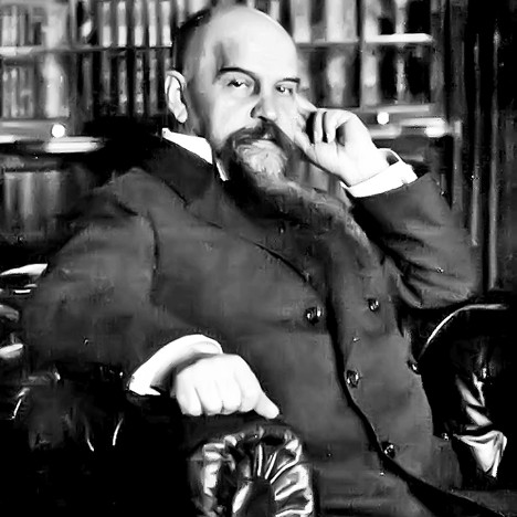 Николај Хартвиг