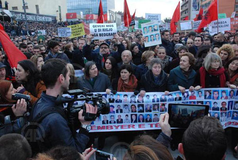 pristinaprotest201502
