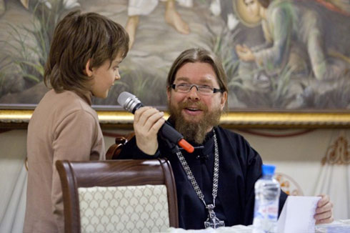 Архимандрит Тихон на трибини