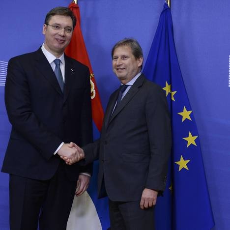 Премијер Александар Вучић и комесар за проширење ЕУ Јоханес Хан (Фото Бета/АП)