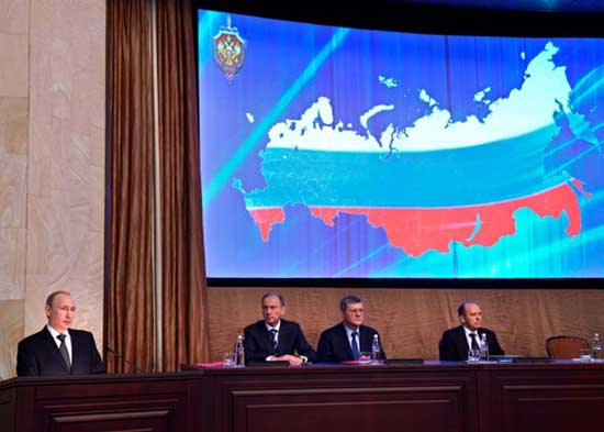 Москва, 26.03.2015 - председник Русије Владимир Путин током данашњег састанка са званичницима Федералне службе безбедности (ФСБ) у Москви: Владимир Владимирович Путин, Николај Платонович Патрушев - генерални секретар ФСБ, Јуриј Јаковљевич Чајка - главни тужилац Русије, Александар Васиљевич Бортников - шеф ФСБ
