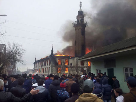Дагестан, 10.04.2015 - нико није страдао, нити је повређен у пожару који је избио у главној џамији у Кизлиару, у јужној руској републици Дагестан, у близини границе са Чеченијом, саопштио је полицијски званичник