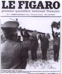 Српски заробљеници у Босни које њихови хрватски чувари приморавају да поздрављају фашистичким поздравом! (Извор: Le Figaro, 22. V 1992)