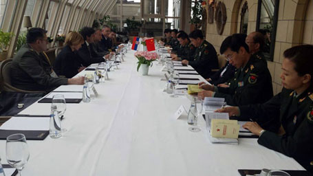 Москва, 17.04.2015 - сусрет министра одбране Србије Братислава Гашића и министром одбране Кине  генерал-пуковником Чангом Ванћиуеном на маргинама Четврте Московске конференције о међународној безбедности, 16. и 17. априла 2015.