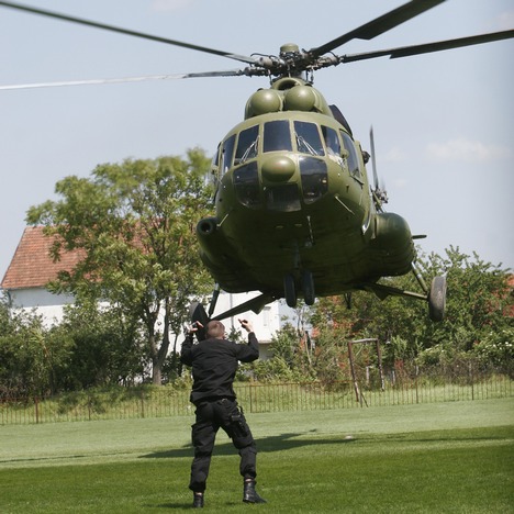 Архивски снимак: Ми-17 на спасилачком задатку (Фото: Т. Јањић)