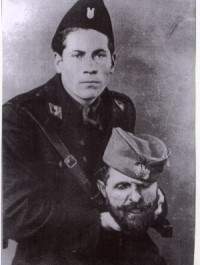 Дубоки корени зла: Макс Лубурић, командант Јасеновца, држи главу закланог Србина!