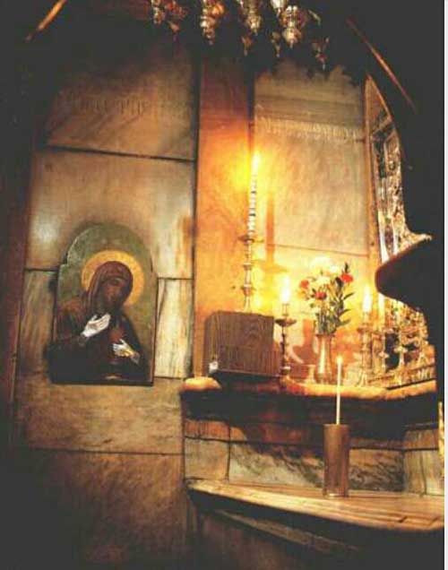 Унутрашњост Кувуклије – Свети Гроб Господњи