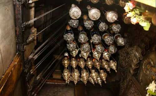 Кандила над Светим Гробом Господњим