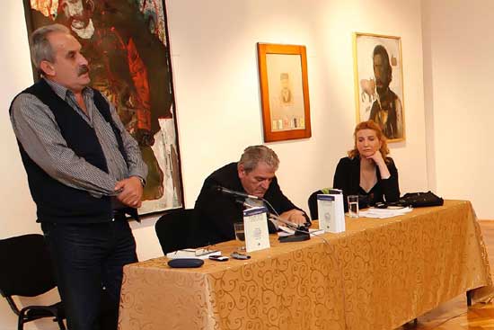 На промоцији књиге проф. др Милоша Ковачевића „Српски језик између науке и политике“ у Требињу:  МИхајло Шћепановић, Милош Ковачевић и Милана Бабић