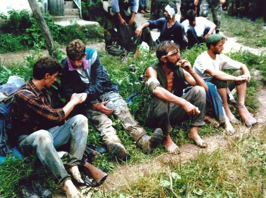 Припадници колоне 28.дивизије после пробоја