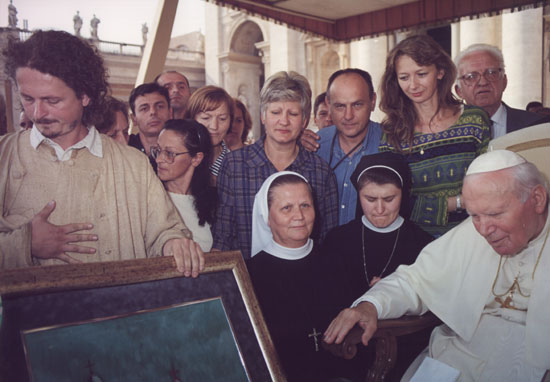 Папа Јован Павле Други са Зораном Ђуровићем (Извор: страница Зорана Ђуровића на Википедији)