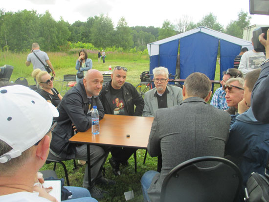 Захар Прилепин са пријатељима (Едвард Лимонов, књижевник и политичар, Александар Склјар, музичар)