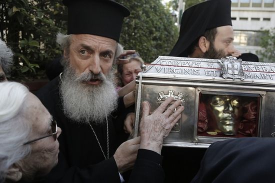 Доношење моштију св. Варваре изазвало је снажну антицрквену кампању у медијима, мај 2015.