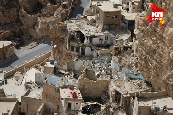 Исламисти-„опозиционари“ су опљачкали цео град, не пропустивши ниједан храм, ниједну стамбену зграду. (Фото: Александар Коц)