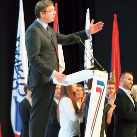 Председник СНС-а Александар Вучић одржао је получасовни говор пред чланством странке у препуној сали у Сава центру (Фото З. Анастасијевић