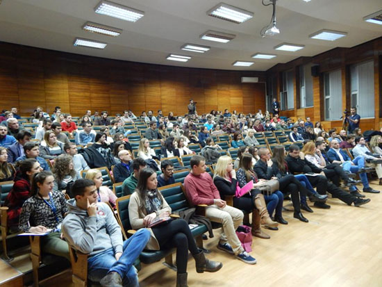 Присутни на трибини "Случај Сребреница" (Извор: Сајт ФПН-а)