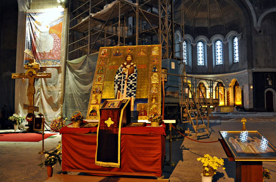 Внутренне пространство храма святителя Саввы. Фото Елены Оганесян.