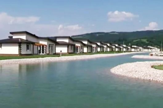pay-town-in-bosnia-can-only-be-owned-by-muslim-women-3
