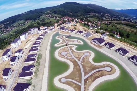 pay-town-in-bosnia-can-only-be-owned-by-muslim-women