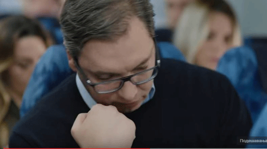 Вучић у "авионском" споту (Извор: Јутјуб)