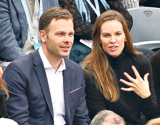 Патријарх разматра могућност да заштити и друге жене с којима је С. Мали био у контакту, попут Хилари Свонк (Фото: Profimedia) 